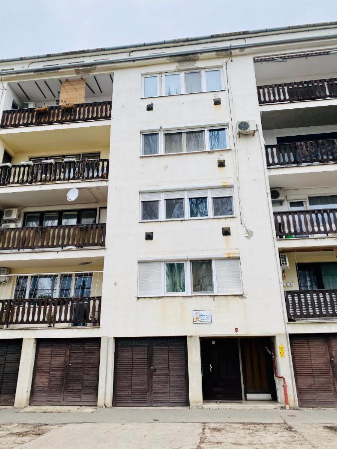 Kalvaria Apartman Szeged Buitenkant foto